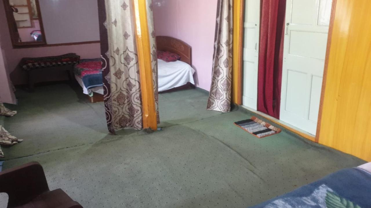 Lake Boulevard Guest House Srīnagar Exterior foto